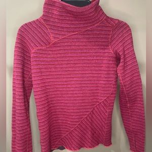 Mountain Hardware Sweater